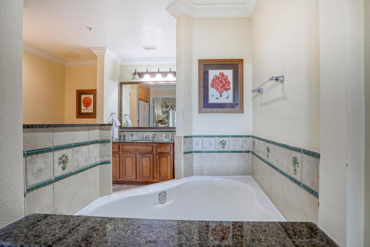 1598 Heritage Crossing Ct 202 *